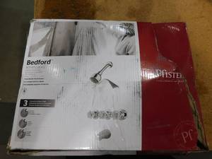lot 133 image: Pfister Bedford 3-Handle 3-Spray Tub and Shower Faucet in Polished Chrome (Valve Included)