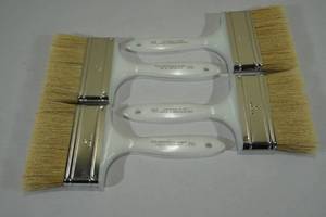 lot 24 image: Four 4 Solventproof Chip Pure Bristle Paint Brushes