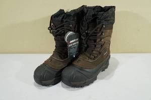 lot 57 image: Baffin Mens Snow Monster Winter Boots -Size 9