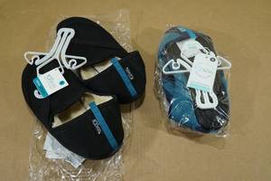 lot 112 image: 2 Pairs KoziKicks -Mens Small