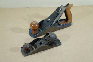 lot 204 image: 2 Vintage Wood Hand Planes - Stanley 220