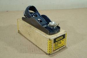 lot 207 image: Vintage Stanley No. 60 12 P Block Plane