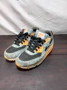 lot 46 image: Pair Of Nike Air Max Size US 9