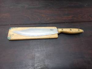 lot 55 image: Nhiavu Knife With Wood Case
