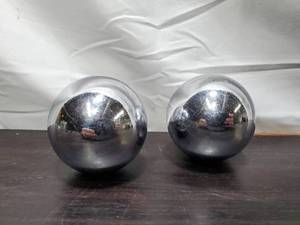 lot 117 image: Metal Spheres