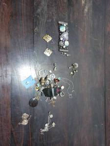 lot 167 image: Collection Of Costume Jewelry