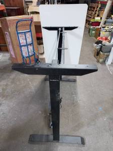 lot 174 image: MasBekTe Adjustable Table