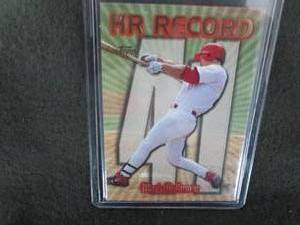 lot 24 image: 1998 Topps Mark McGwire HR Record #...