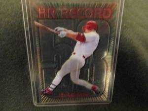 lot 25 image: 1999 Topps HR Record Mark McGwire (...
