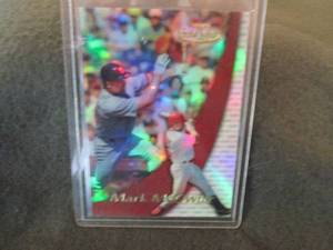 lot 39 image: 2000 Topps Gold Label Class 1 #25 M...