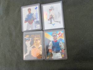4 Assorted Mike Piazza Cards...