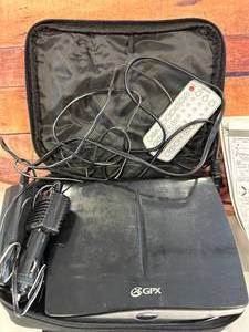 lot 4 image: GPX Portable DVD Player