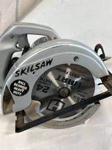 lot 11 image: Skil Model 552 Circular Saw