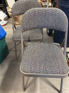 lot 15 image: Lot of 2 Padded Folding Chairs