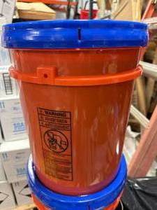 lot 20 image: 5 Gallon �name brand� Liquid Laundry Detergent $125 retail