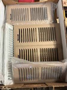 lot 21 image: Lot of 5 New Air Vents