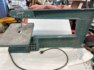 lot 44 image: Vintage Shop Master Jig Saw (needs work)