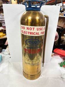 lot 47 image: Vintage Quickaid TS-15 Soda Acid Extinguisher 24 Inch Tall