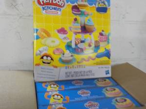 lot 298 image: 4 Play Doh Kitchen Creations...