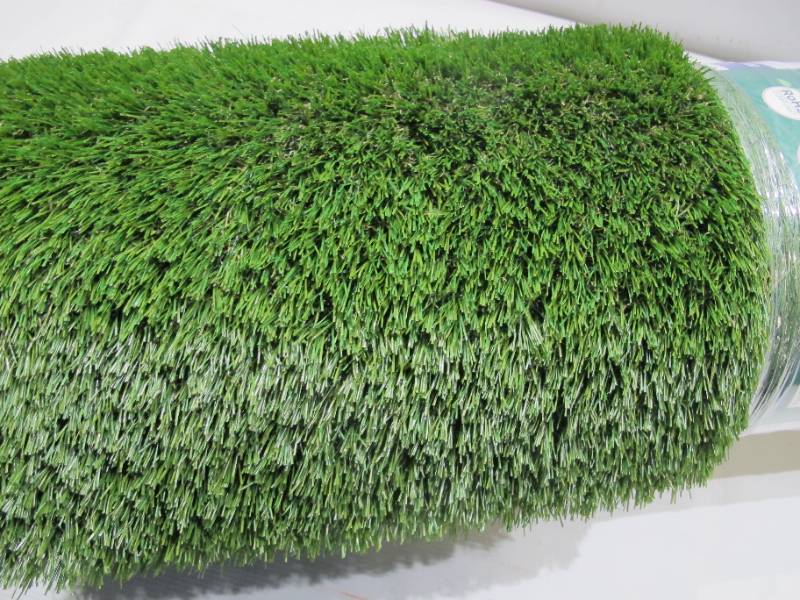 lot 50 image: NEW Select Surfaces Evergreen Artificial Grass, 3.74 x 11.52