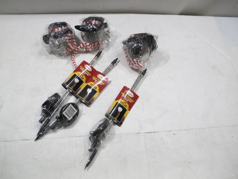 lot 88 image: NEW 3 Solaris Solar Powered Holiday Garden LED Snowman Yard Markers