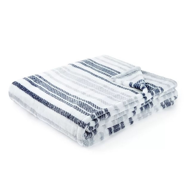 lot 103 image: NEW Reversible Oversized Members Mark Lounge Throw, 60 x 70 - Color Landon Ticking Stripe