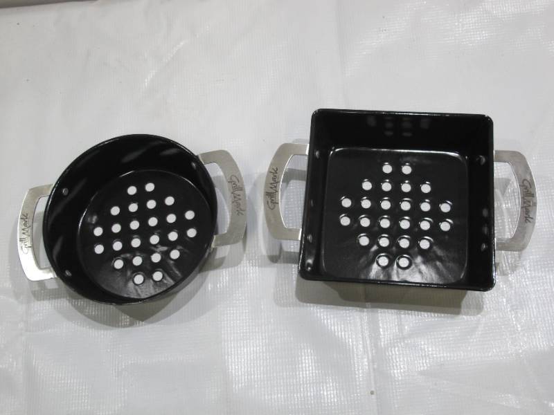 lot 928 image: Grill Mark Mini Grill Wok Veggy Cooking Basket Set 6 - 2 piece 8455271