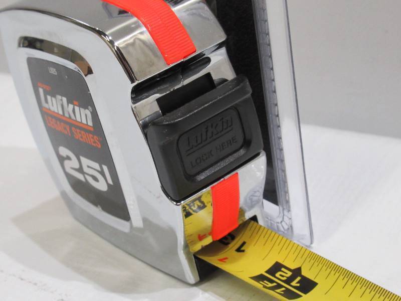 lot 935 image: Lufkin Legacy Series 1 in. x 25 ft. Chrome Tape Measure