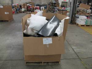 lot 22 image: Pallet of Store Overstock, Damaged Product, and Returns - Home Decor