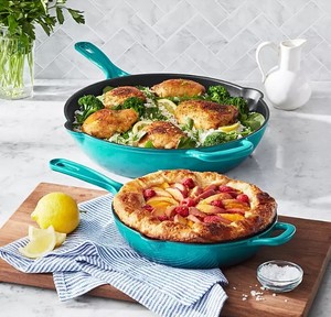 lot 255 image: NEW Members Mark 2-Piece Enamel Cast Iron Skillet Set - TEAL