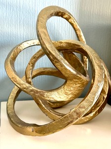 lot 11 image: Stylish and Lovely Home Decor Grouping