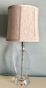 lot 17 image: Beautiful Crystal Table Lamp