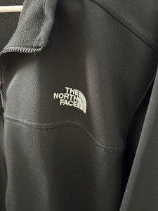 lot 25 image: Mens North Face Zip Up