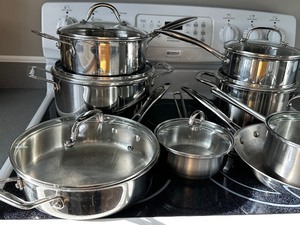 lot 32 image: Large Variety of Cookware