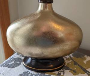 lot 45 image: Small Gold Table Lamp