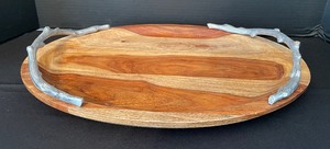 lot 90 image: Trio of Martha Stuart Wooden Serving Items