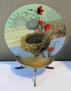 lot 101 image: Chirp Chirp Bird Themed Decor