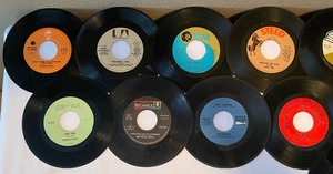 lot 107 image: Record Grouping of 45s