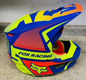 lot 122 image: Fox Oktiv Helmet