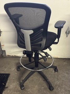 lot 112 image: Adjustable Counter Height Office Chair