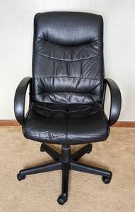 lot 55A image: Black Rolling Office Chair