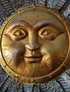 lot 81 image: Decorative Metal Sun Wall Hanging