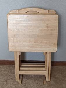 lot 82 image: Wood TV Tray Set