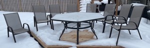 lot 12 image: Very Nice Outdoor Patio Table and Chairs