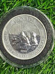 lot 24 image: 1 � Ounce .9999 Silver Canadian Wildlife Coin