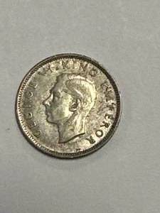 lot 29 image: 1946 Silver New Zealand 6 Pence