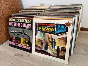 lot 65 image: Large Lot of Vintage Albums