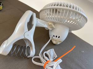 lot 67 image: Lasko Clamp on Desk Fan