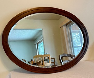 lot 6 image: Large Oval Decorative Wall Mirror