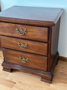 lot 7 image: Three Drawer Night Stand by Dixie